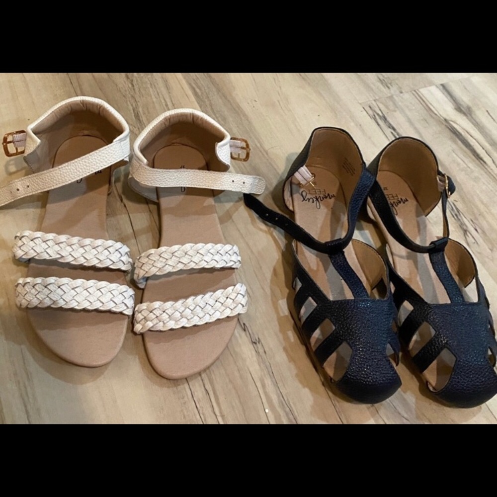 2 pairs NWOB monkey feet size 37